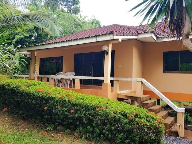 Desain Rumah di Lahan