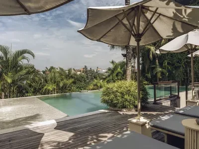 Resort Luxury:
